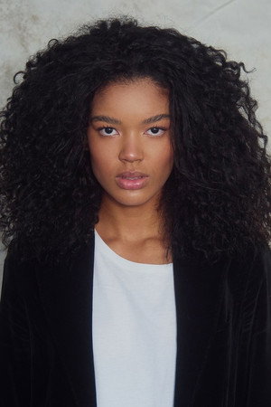 Cover image for Bia Santana