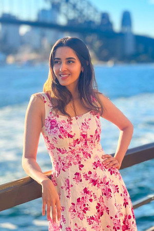 Cover image for Simrat Kaur