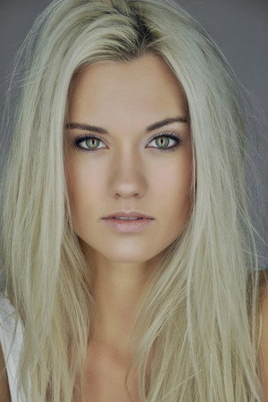 Cover image for Laura James