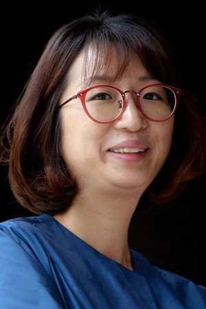 Cover image for Lee Ji-sun