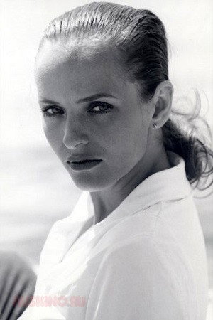 Cover image for Oksana Fomichyova