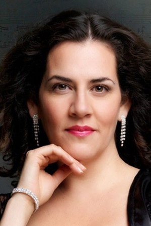 Cover image for Pamela Flores