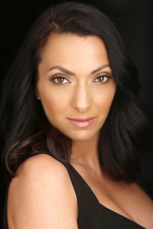 Cover image for Nisreen Slim