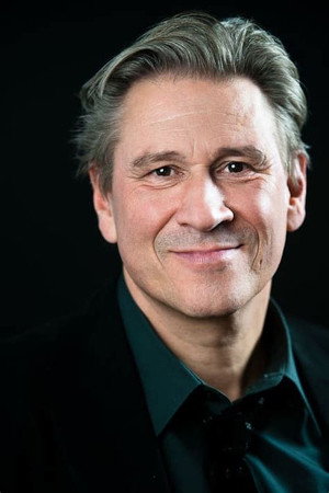 Cover image for Michael Kind