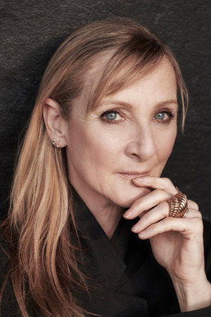 Cover image for Lesley Sharp