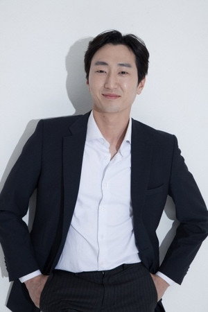 Cover image for 정우영