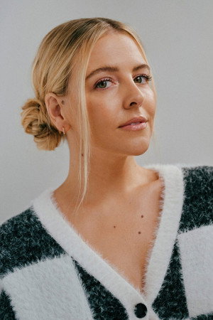 Cover image for Heléne Yorke