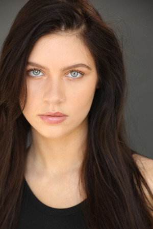 Cover image for Lexi Graves