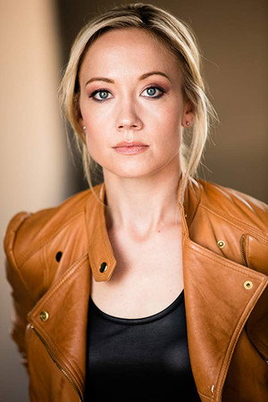 Cover image for Amanda Maddox