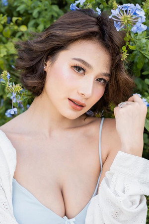 Cover image for Liezel Lopez