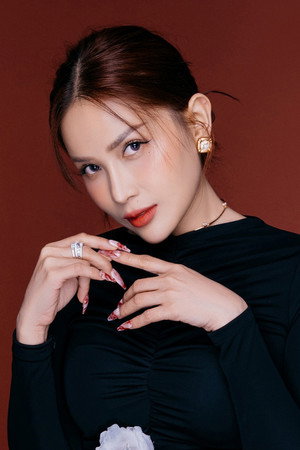Cover image for Khả Như