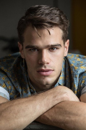 Cover image for Tucker Des Lauriers