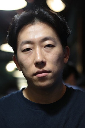 Cover image for 윤태수