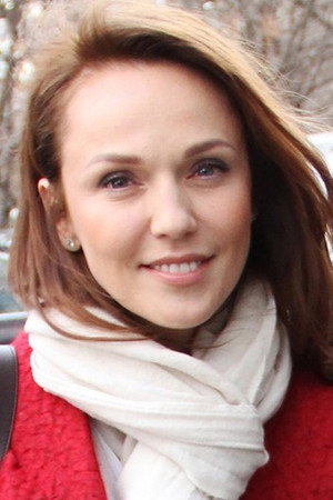 Cover image for Albina Dzhanabaeva