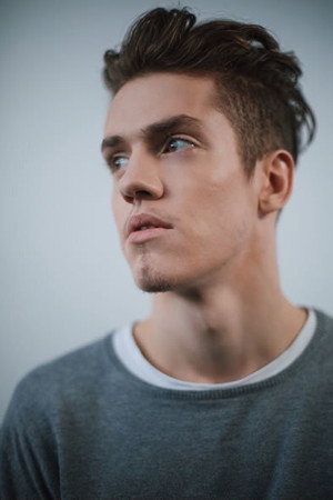 Cover image for Robert Naylor