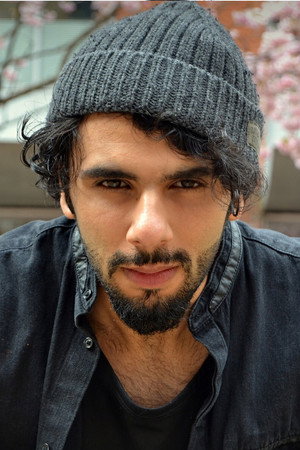 Cover image for Nisaro Karim
