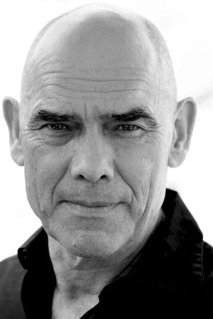 Cover image for Peter Guinness
