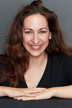 Cover image for Julia Carnero
