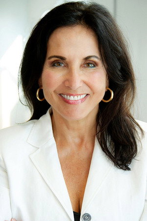 Cover image for Teresa Alvarez