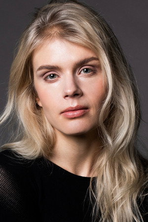 Cover image for Alina Tomnikov