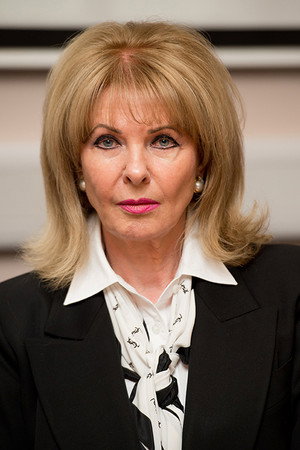 Cover image for Mandy Rice-Davies