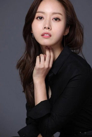 Cover image for Ju Min-ha