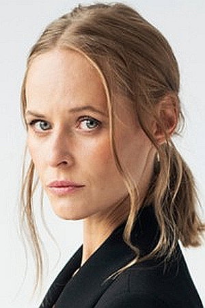 Cover image for Karolina Kominek