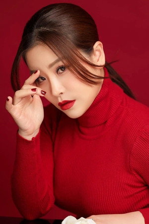 Cover image for Kiều Linh