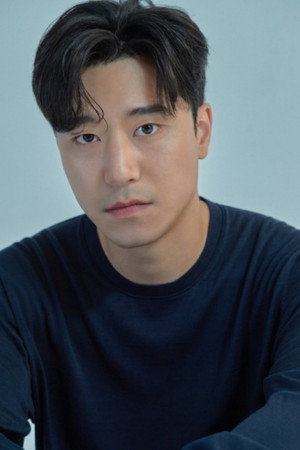 Cover image for Kim Jeong-woo