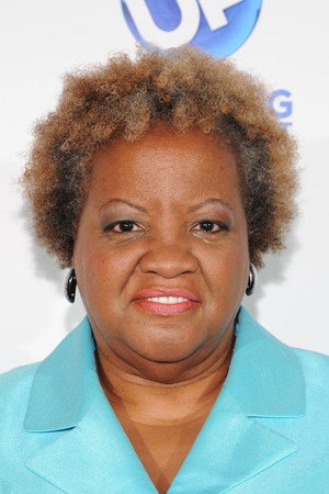 Cover image for Elizabeth Omilami
