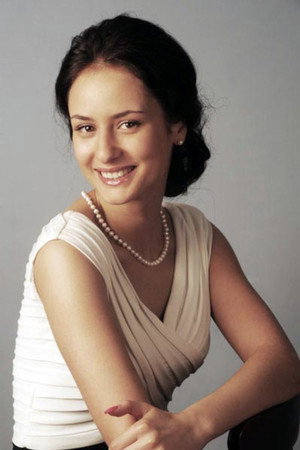 Cover image for Elena Shamova