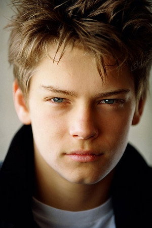 Cover image for Oliver Adams