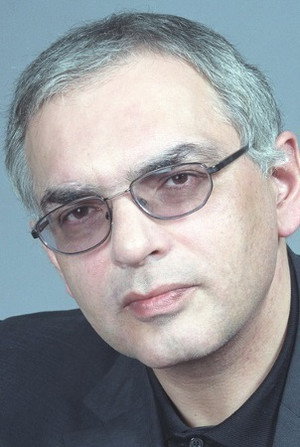 Cover image for Карен Шахназаров