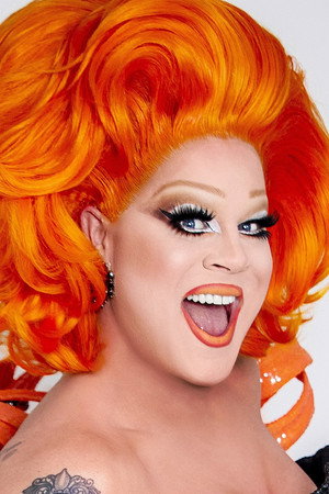Cover image for Nina West