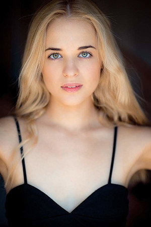 Cover image for Raechelle Banno