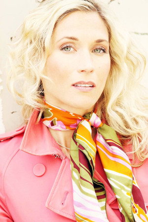 Cover image for Amy Raasch