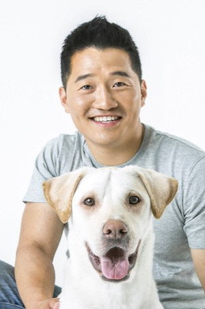 Cover image for 강형욱