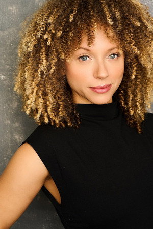 Cover image for Alicia S Mason