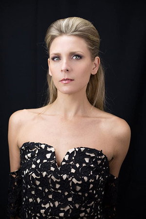Cover image for Michelle Lang