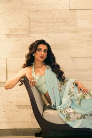 Cover image for Amna Ilyas
