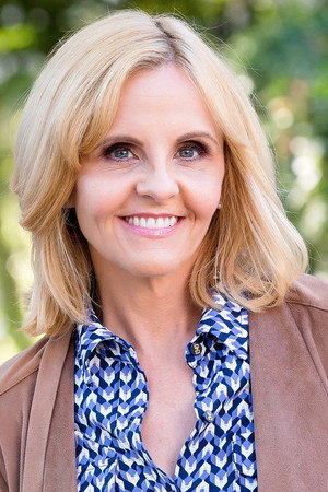 Cover image for Julie Glaze Houlihan