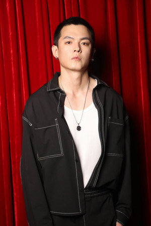 Cover image for 王煜