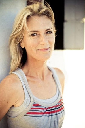Cover image for Julie Hartley