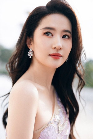 Cover image for 刘亦菲