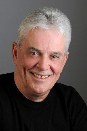 Cover image for Robert Reynolds