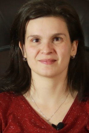 Cover image for Julia Ribas