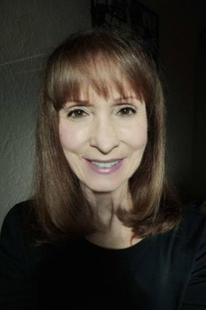 Cover image for Elaine Apruzzese