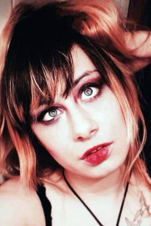 Cover image for Amanda Flowers