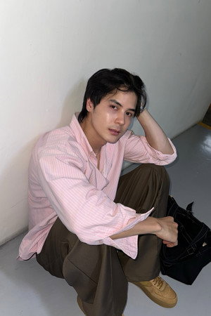 Cover image for Naphat Prakongsup