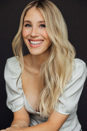 Cover image for Lisa Gilroy